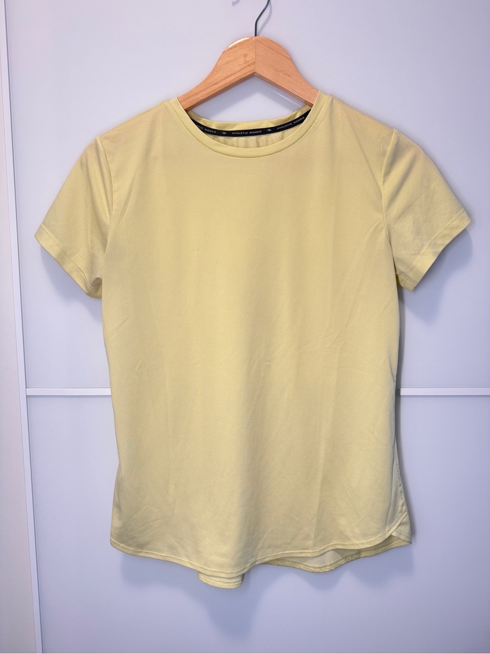CLEARANCE 4/$15💸 Athletic Works Butter Yellow Short Sleeve Top
